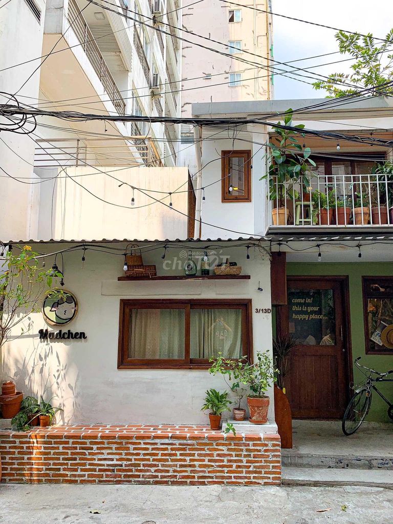 Rent a front house on Võ Văn Tần, 1894 Võ Thị Sáu, District 3.