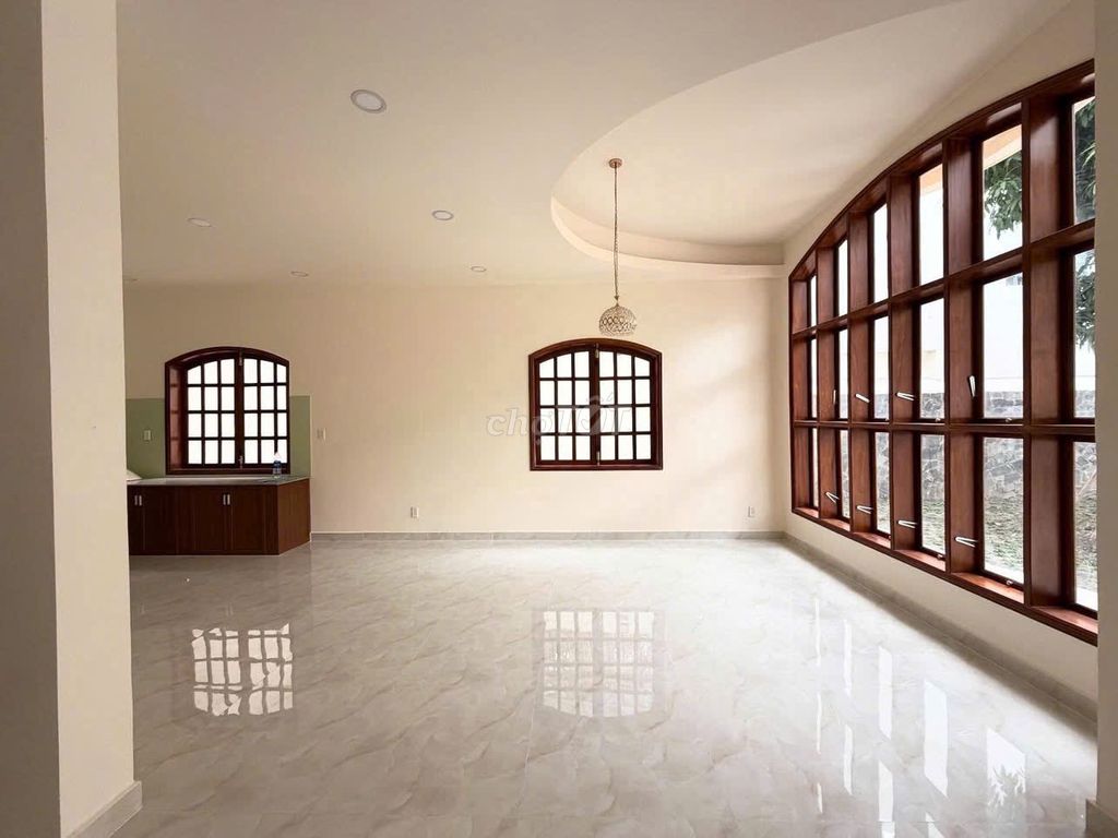 Hồ Biểu Chánh qpn villa, 25 X30 M, 2nd floor, yard, 50 million.