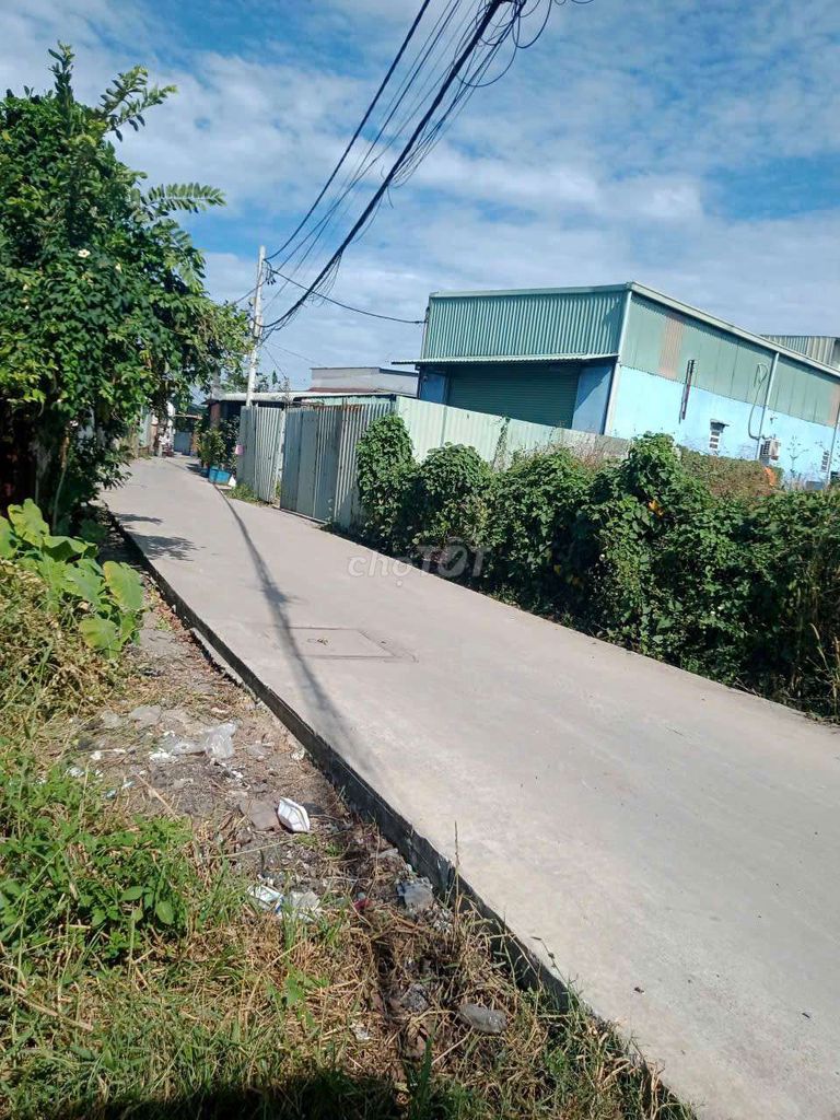 The factory is 9 x37, clear all 340 meters.