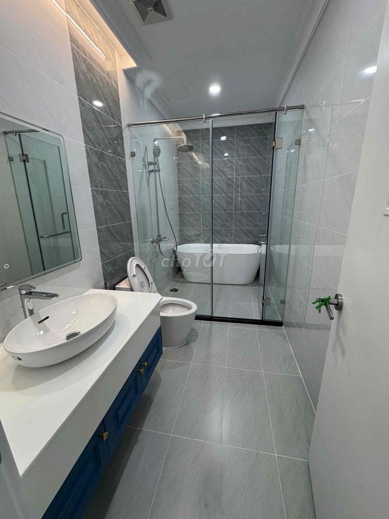 Rent the lucasta villa. Nice house. Full interior with a bath.