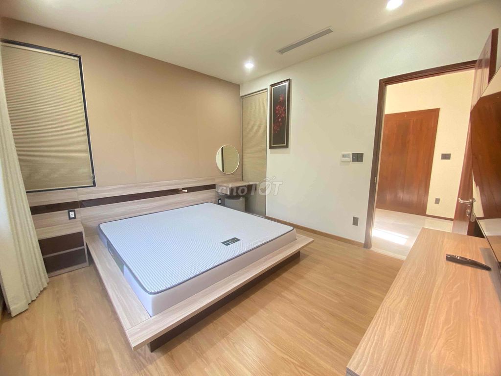 Rent the lucasta villa. Nice house. Full interior with a bath.