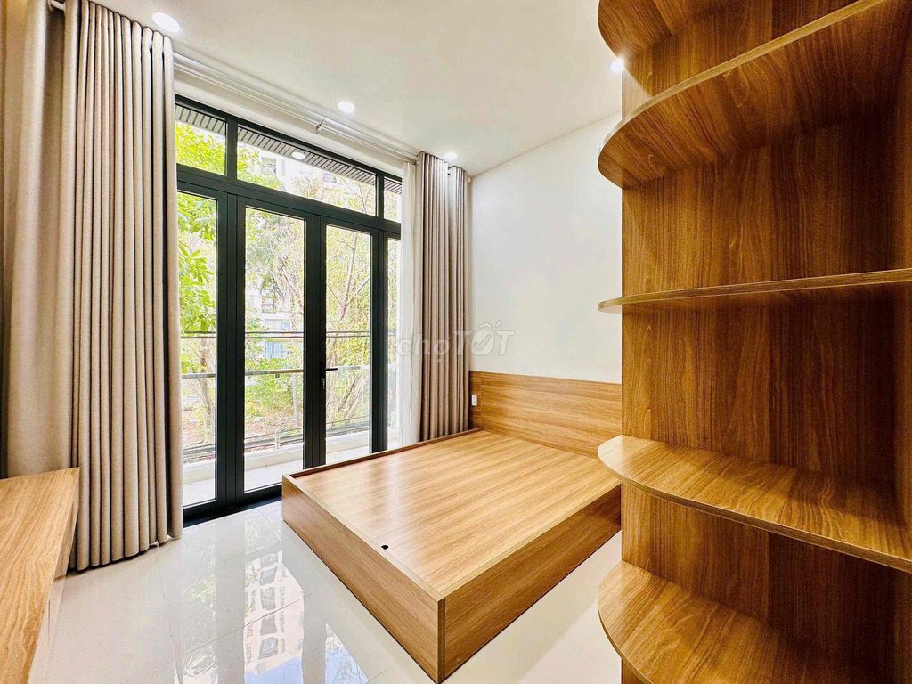 Rent a new four bedroom - Full interior - 4 x 10 - near the t3 station