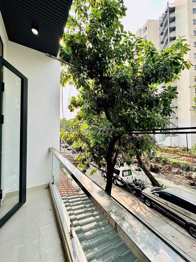 Rent a new four bedroom - Full interior - 4 x 10 - near the t3 station