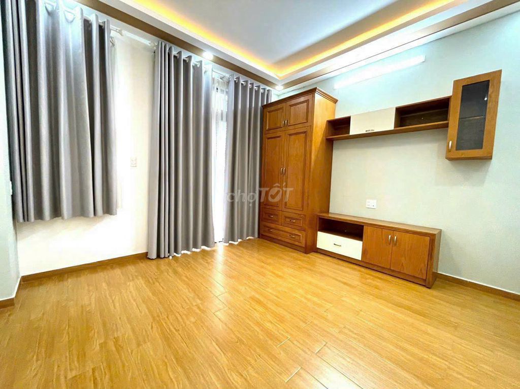 Thống Nhất-7-7. 11 area: 4 x16 m 6th floor 6th floor 5 toilets