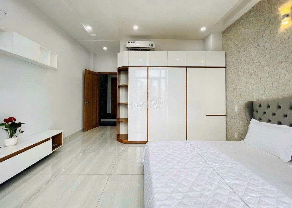 Need to rent an alley house 377.6 A Lê Văn Sỹ-7*1 Q.Tân Bình