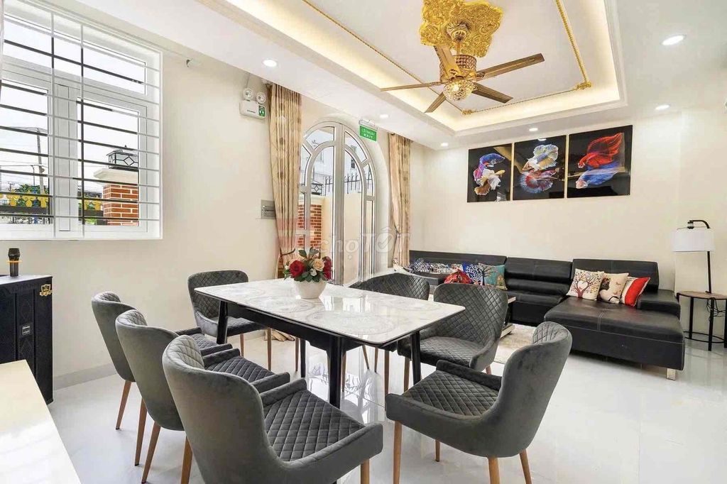 Renting Nguyễn Gia Trí, Bình Thạnh