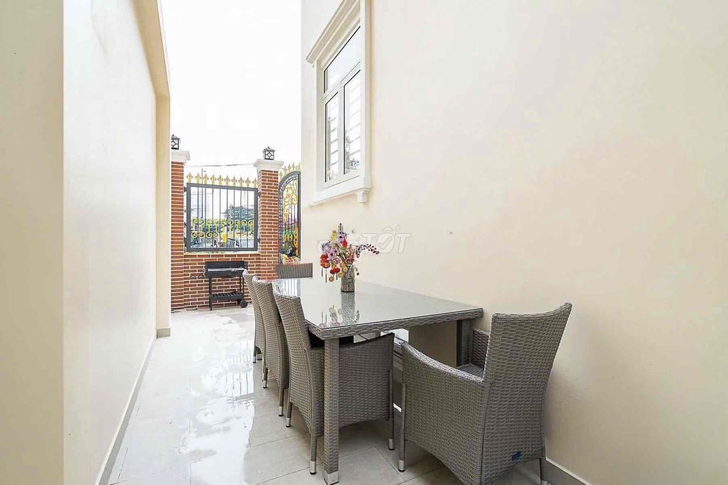 Renting Nguyễn Gia Trí, Bình Thạnh