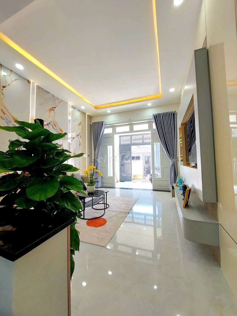 It's the owner who rents the 4mm down 5 x 20 2th floor 7 p sleeps 5 tolet