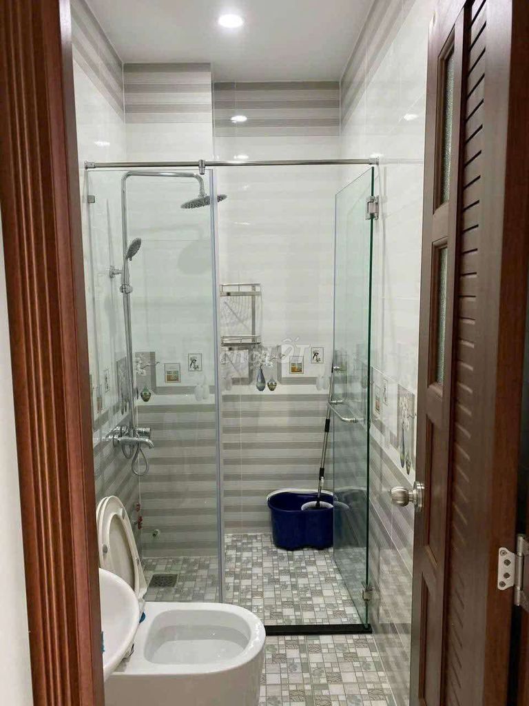 Rent the whole place nice clean, 4 bedrooms with air conditioning, Quang Trung-770 Gò Vấp alley.