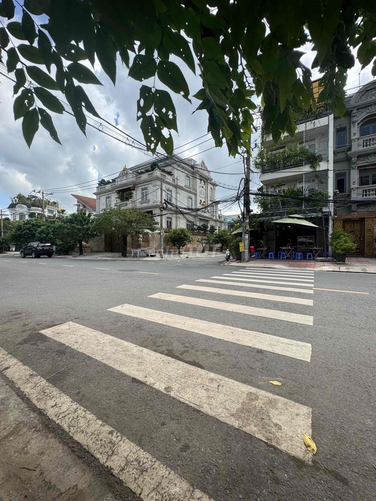 Rents Đặng Thùy Trâm, Bình Thạnh, 200 meters, 10 meters across.