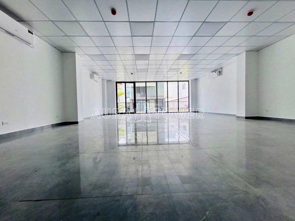 Rent the original Lê Văn Sỹ root * 8X20 M * 4th floor * wide glass