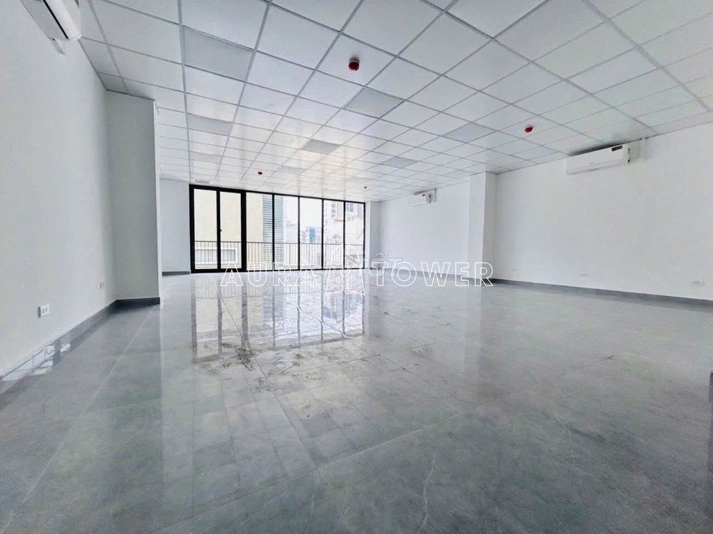 Rent the original Lê Văn Sỹ root * 8X20 M * 4th floor * wide glass