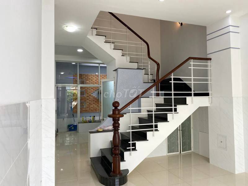 Nguyễn Thượng Hiền casher, Q.Bình Thạnh: 4 meters x 12.5 meters, 2 floors