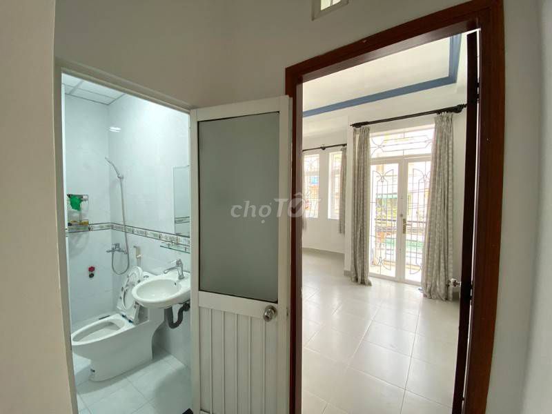 Nguyễn Thượng Hiền casher, Q.Bình Thạnh: 4 meters x 12.5 meters, 2 floors
