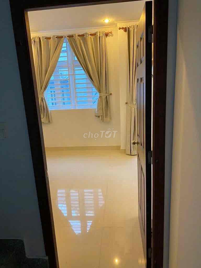 Nice new home, near town, District 1 - N. Nice job. One floor. One floor.