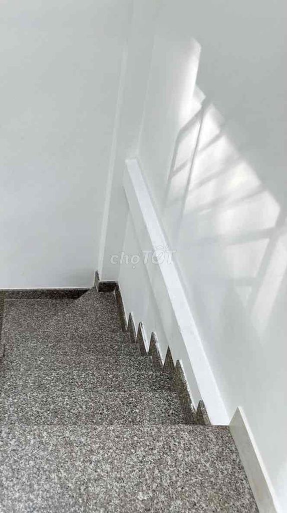 Nice new home, near town, District 1 - N. Nice job. One floor. One floor.