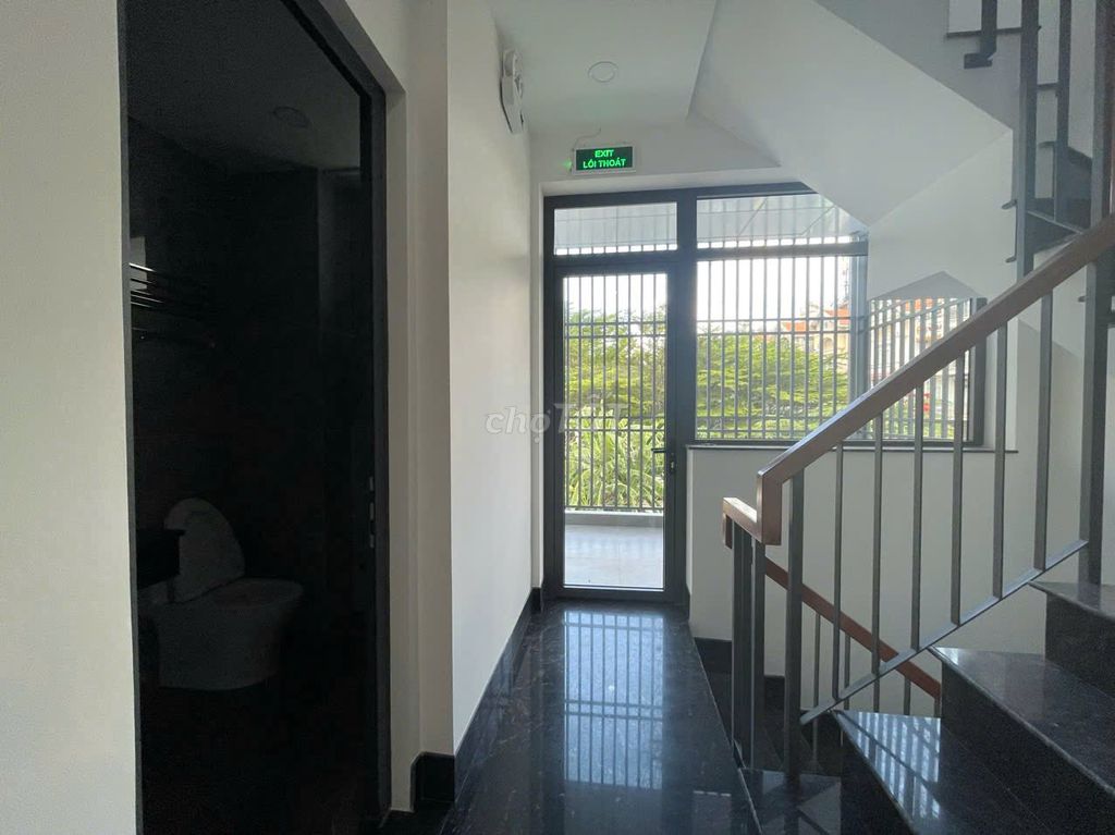 We'll rent the next Him Lam mansion with an elevator in area 7.5-20th.