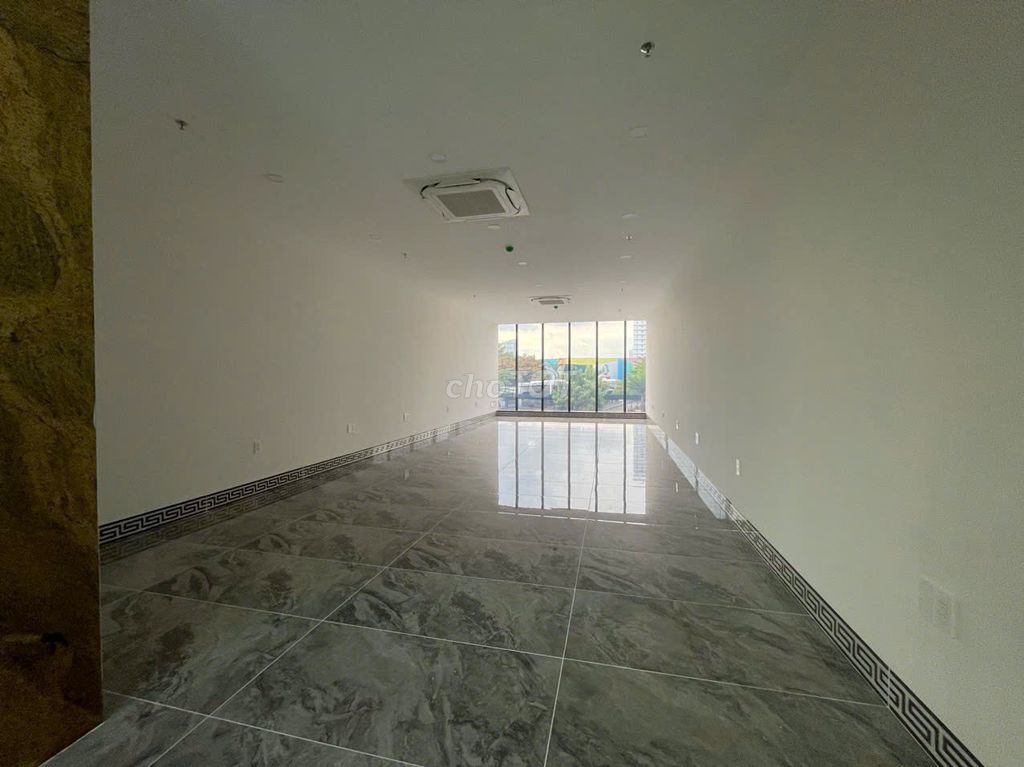 We'll rent the next Him Lam mansion with an elevator in area 7.5-20th.