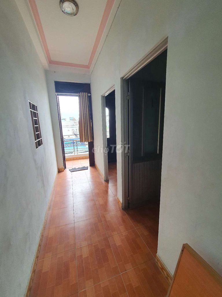 The master's vault is 5 x 13 meters per square foot. Two floors, four bedrooms, three toilets.
