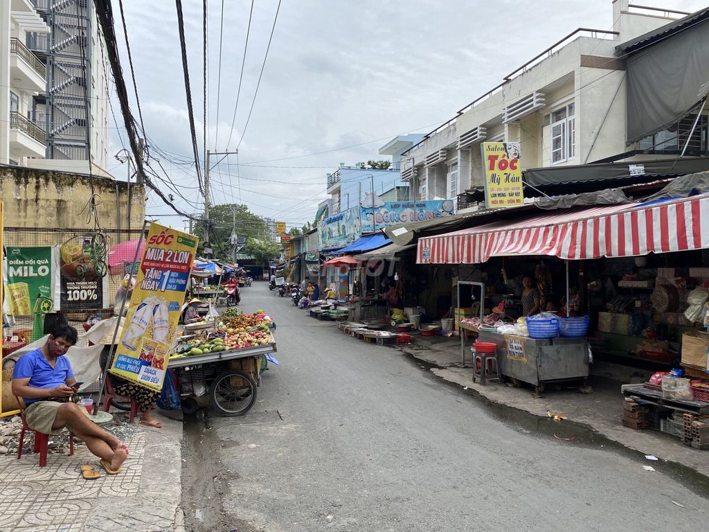 Rent an independent motel like a street house - big alley-face market-side
