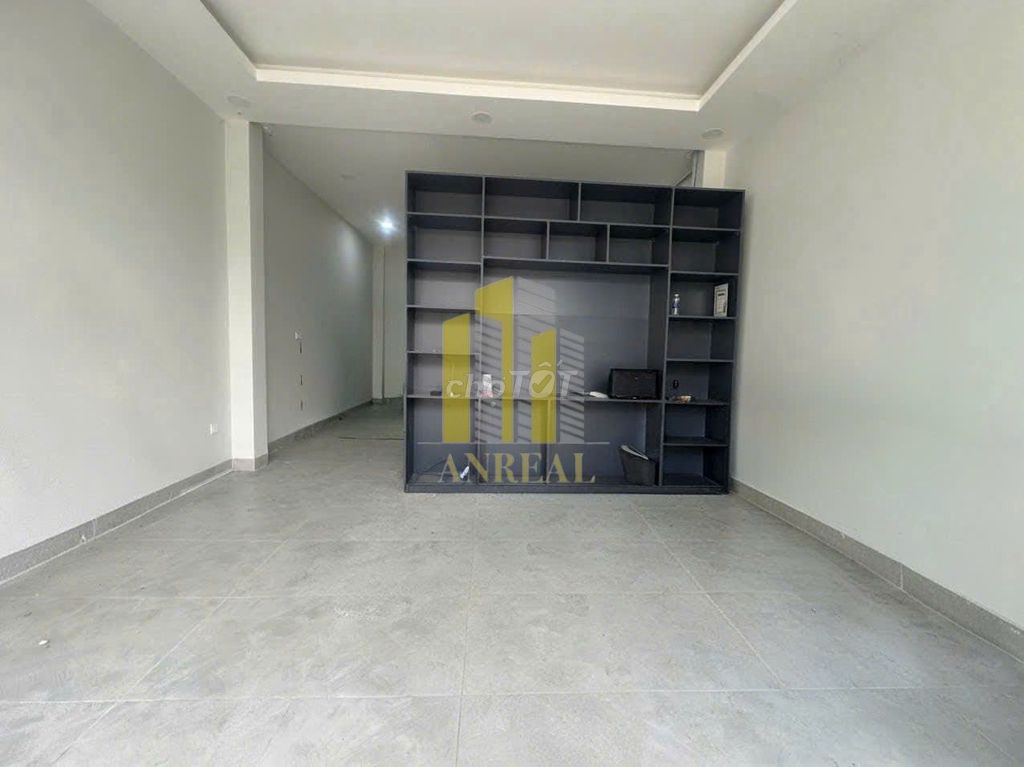 Rent a one-foot office, empty floor, 20 million.