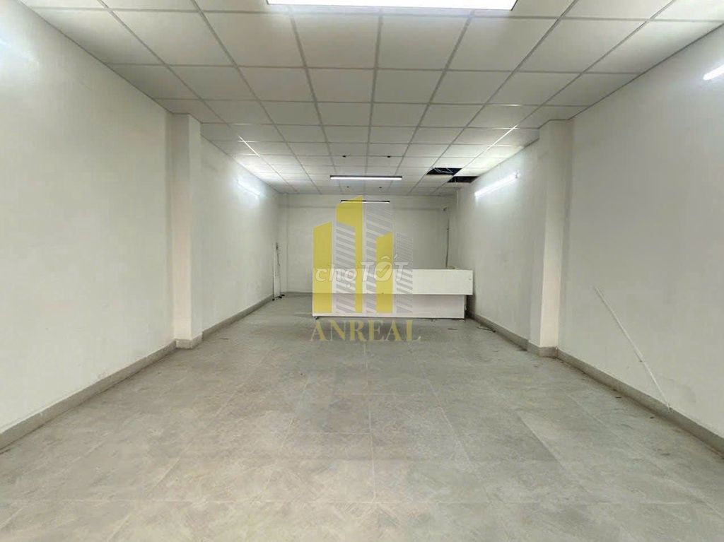 Rent a one-foot office, empty floor, 20 million.