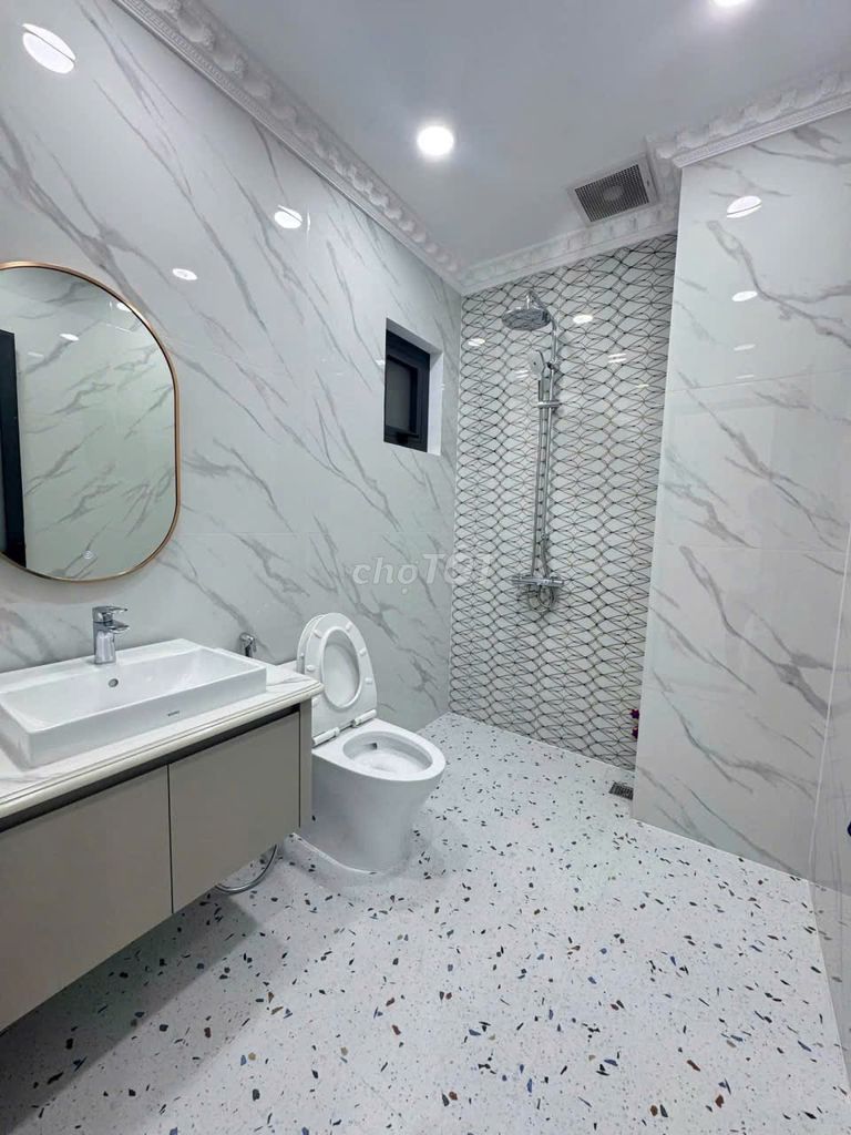 Need to rent an alley building 244/6 A Huỳnh Văn Bánh-7*11 Q.Phú Nhuận