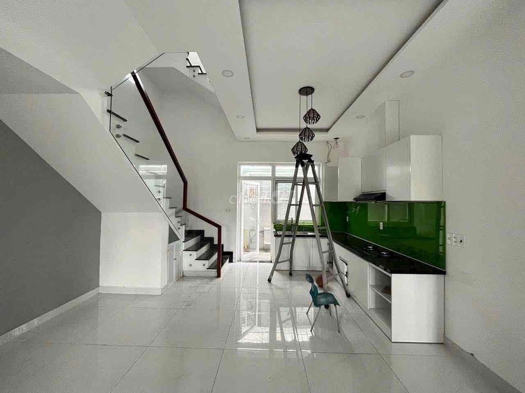 Rent Lovera Park-View Park 12 million a month.