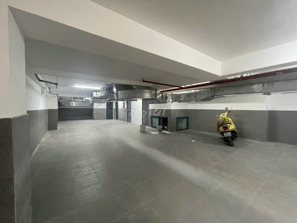 Nguyễn Văn Trỗi_7 x22 m car building 4 floors, elevator.