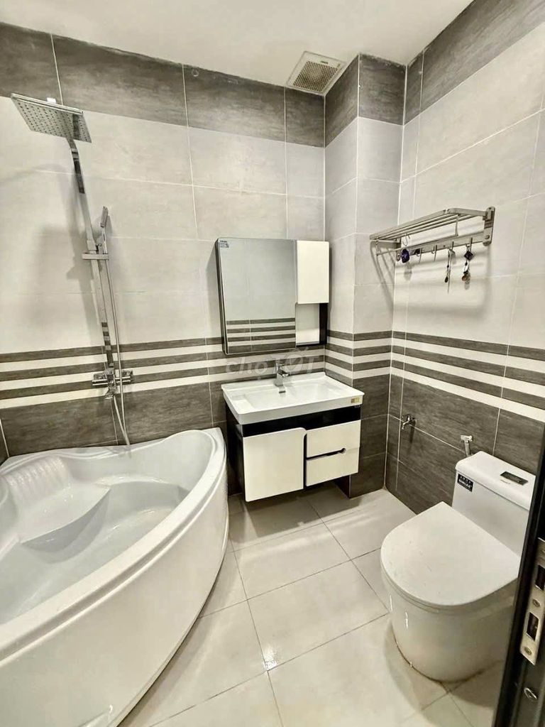 rented a Nguyễn Minh Hoàng car alley house x 5 x18 m_110 3 stories