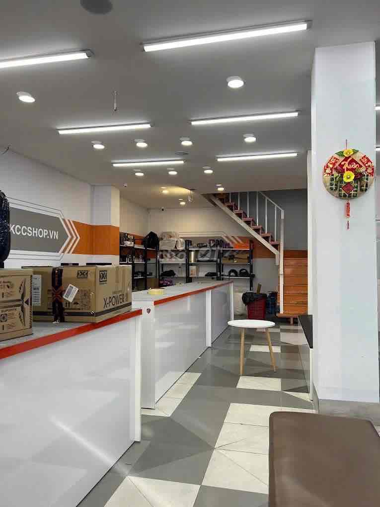 Rent 1 Lý Thường Kiệt, District 5 – Horizontal M - at 63 million a month