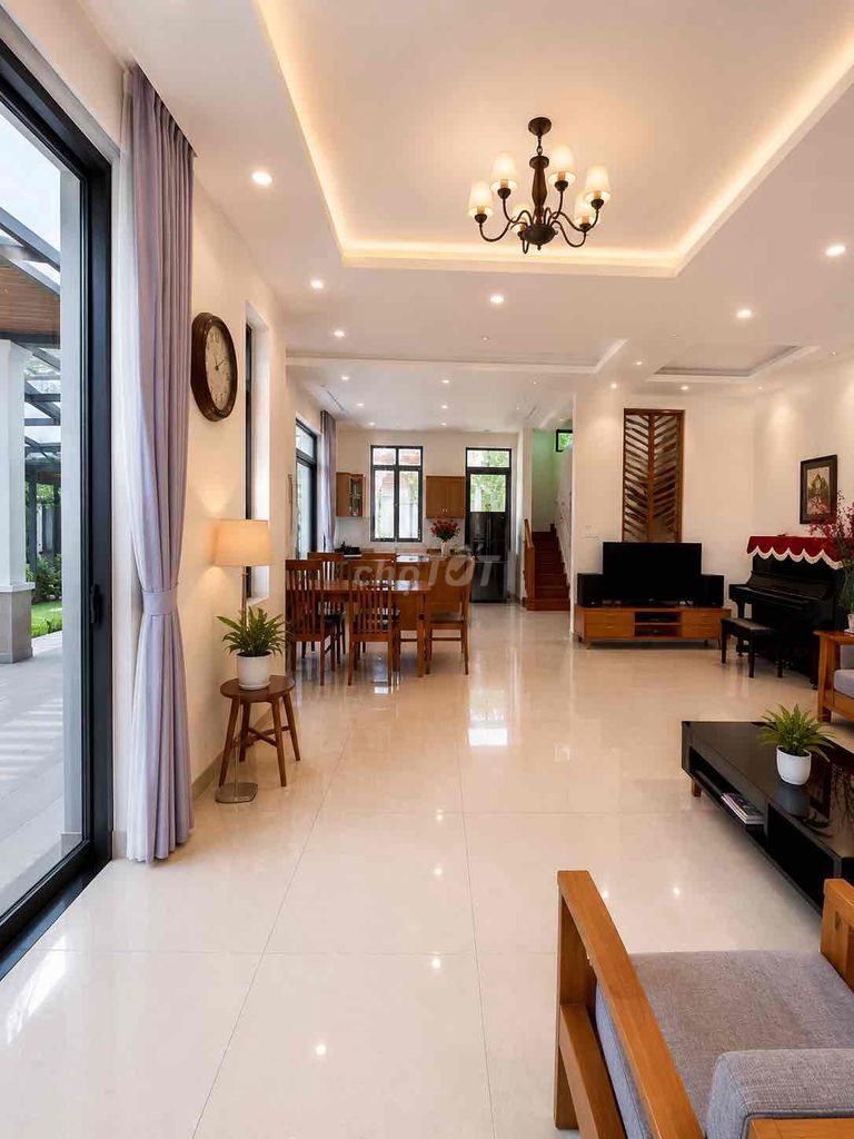 Shock! The villa in District 7! Park view! Only 35 million a month.