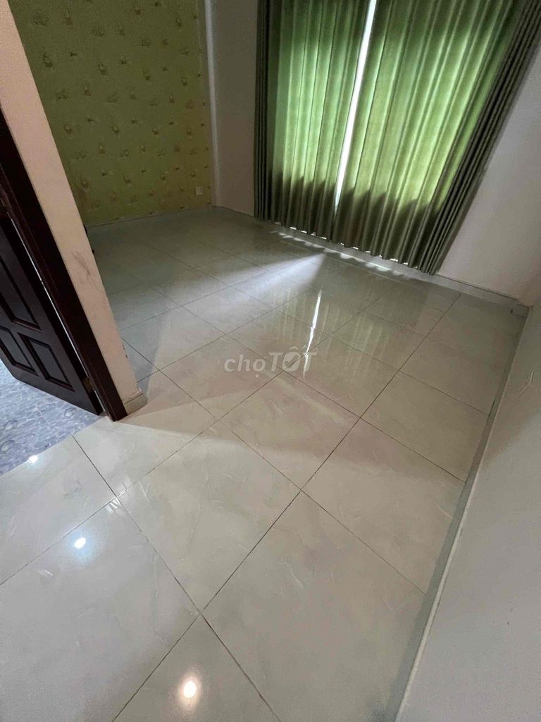 Renting Phạm Hữu Lầu District 7. Price:23 million.