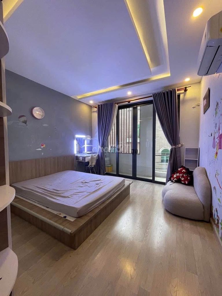 8 meters of Gò Dầu_Granium, 4 x 25 meters, 6 meters of yard, cast 3 sheets of 4 bedrooms_4 toilets