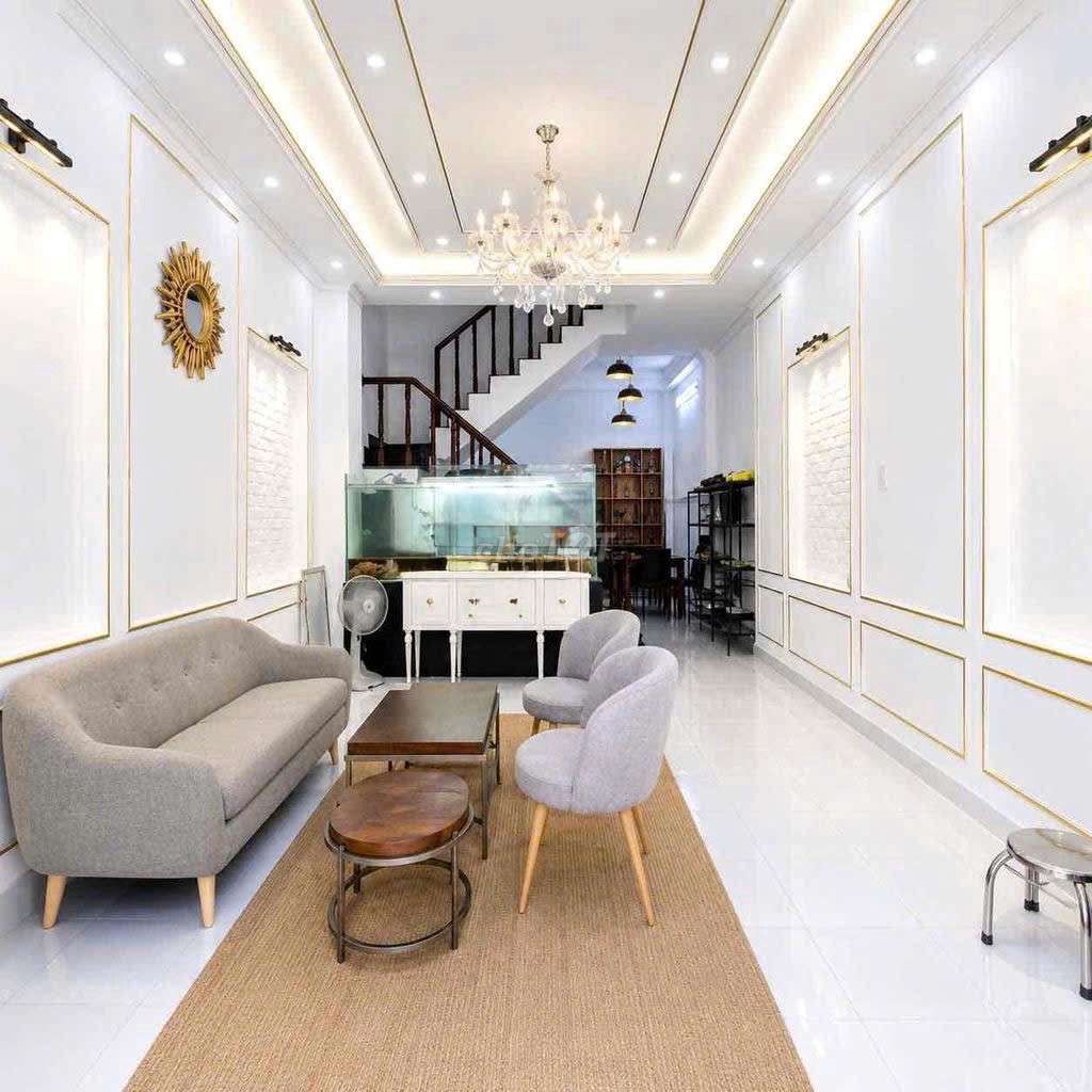 Rent a house of 1 .10. 2 Supreme Courts 5 x 15 m. Imperial Airway