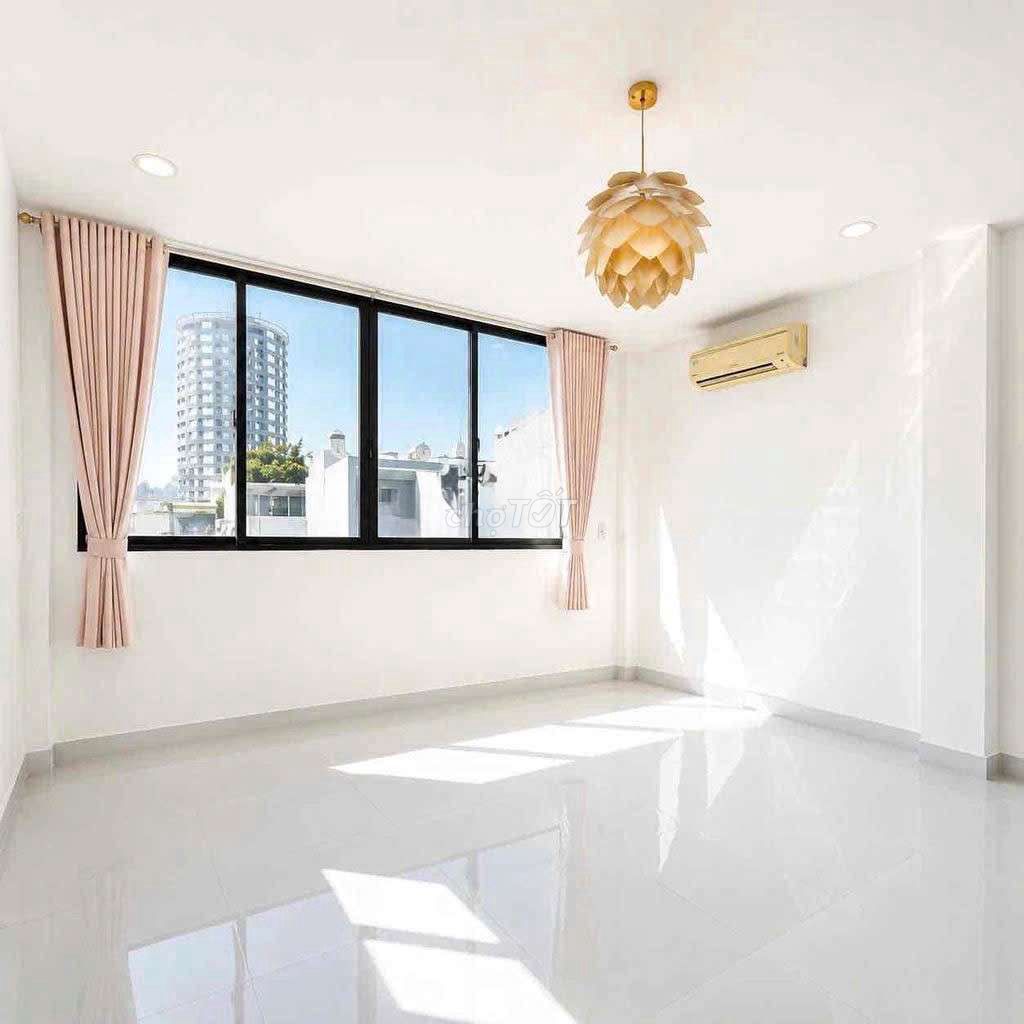 Rent a house of 1 .10. 2 Supreme Courts 5 x 15 m. Imperial Airway