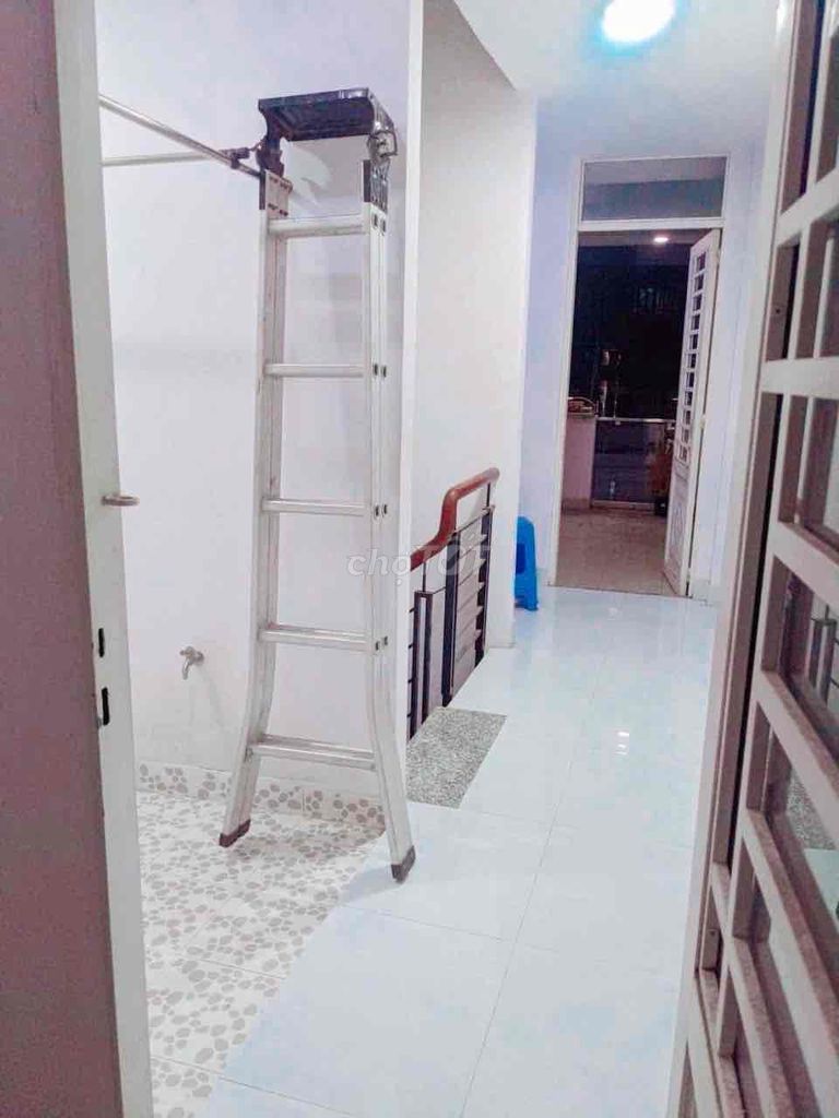 Parking alley house in the White Side. 3-7 x 12 meters-4th floor bedroom.