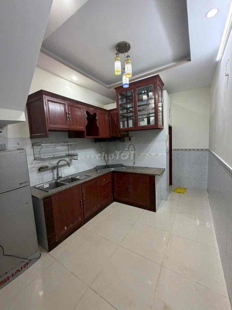 Rent four bedrooms, two rooftops 1886 Huỳnh Tấn Phát.