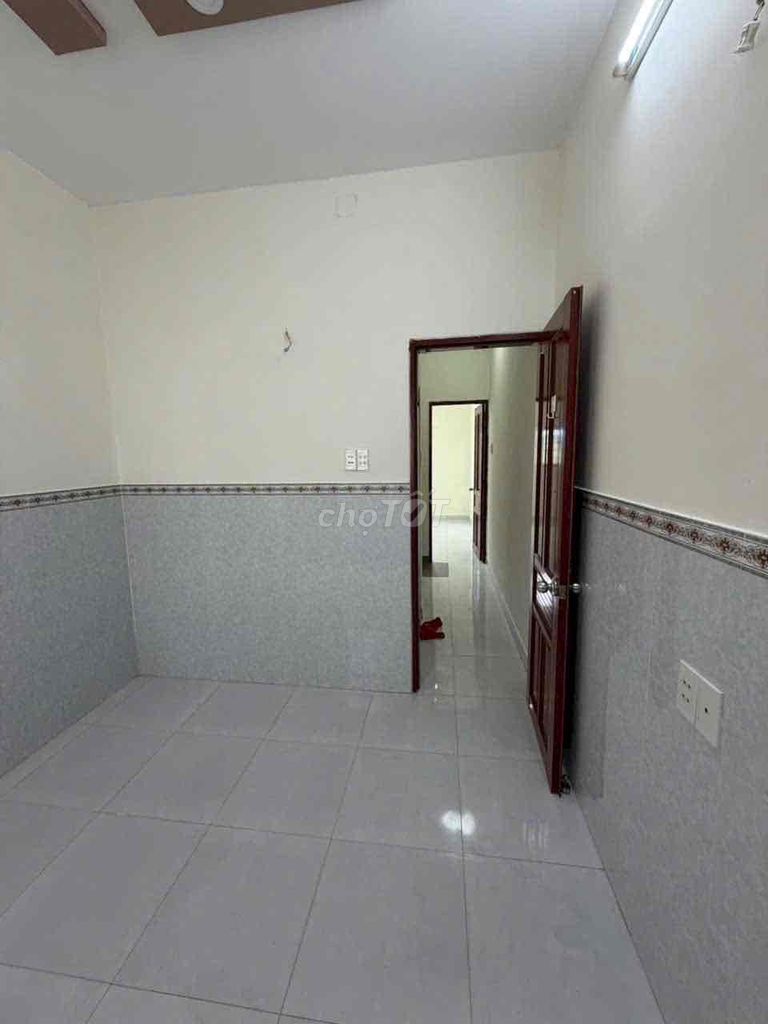 Rent four bedrooms, two rooftops 1886 Huỳnh Tấn Phát.