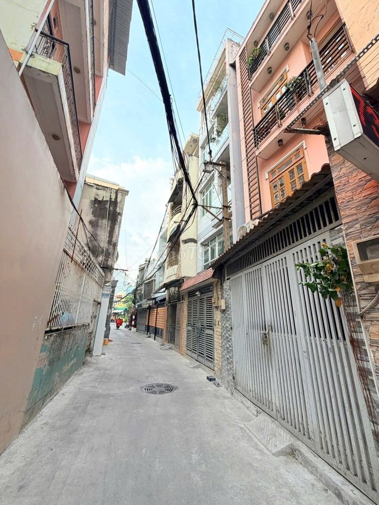 Rent the original house-- 828 battlefields, P. New paint, Q. Tân Bình