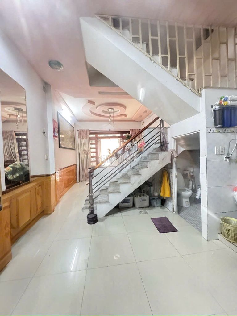 Rent the original house-- 828 battlefields, P. New paint, Q. Tân Bình
