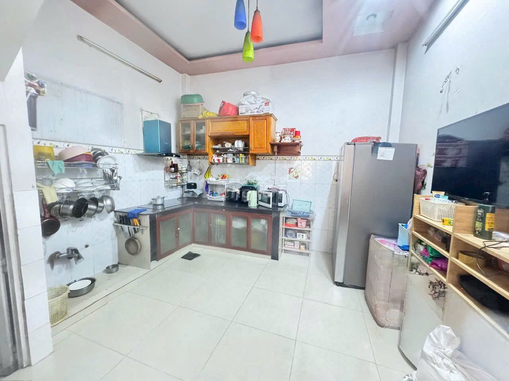 Rent the original house-- 828 battlefields, P. New paint, Q. Tân Bình