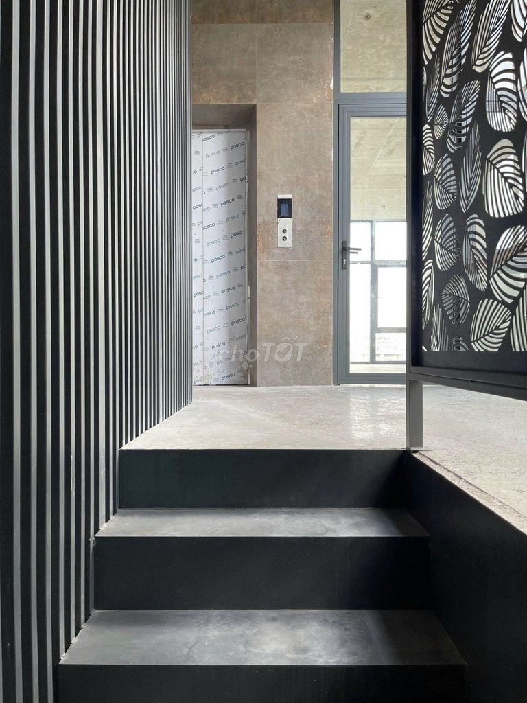 Rent the 176 CTrường Sa - 6 x 30 meters, 6th floor, 120 million