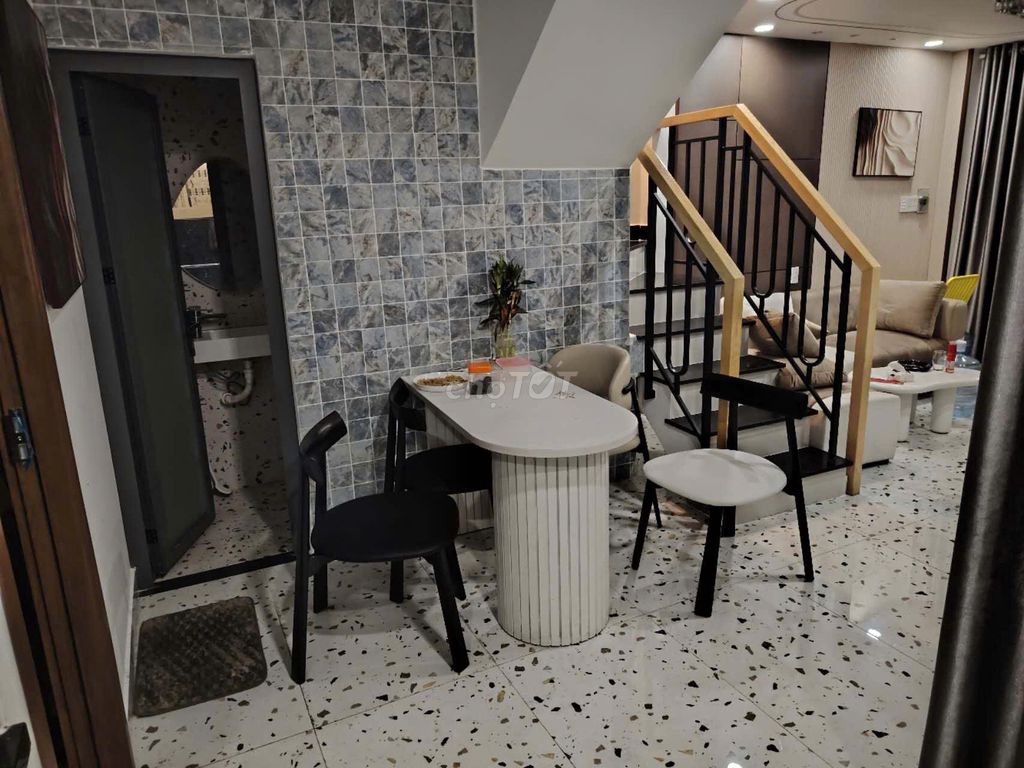 Renting Trần Huy Liệu Qpn 3/3 X10 MM 2-floor 5 bedroom 3 toilets cost 30 million