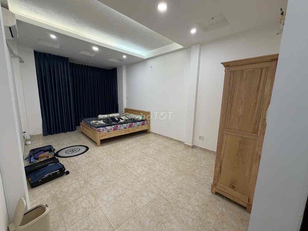 Rent a 7th. Price: 25 million
