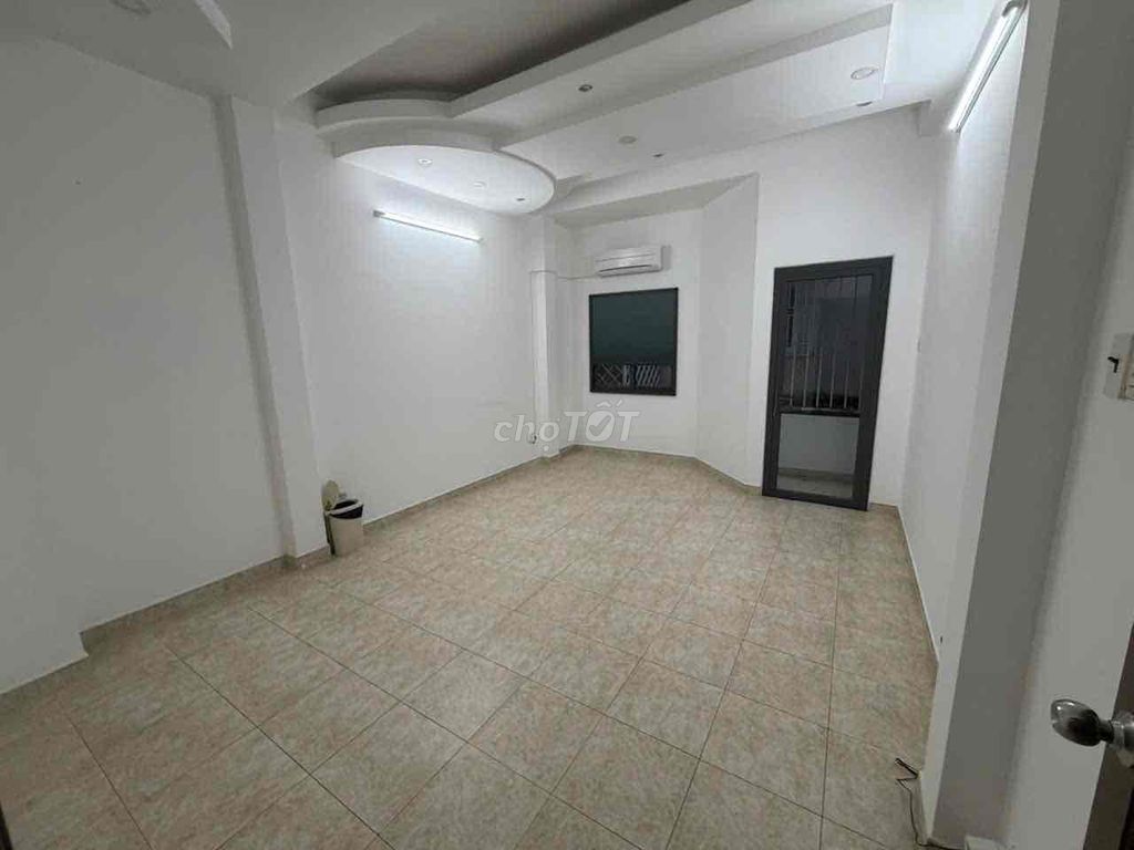 Rent a 7th. Price: 25 million