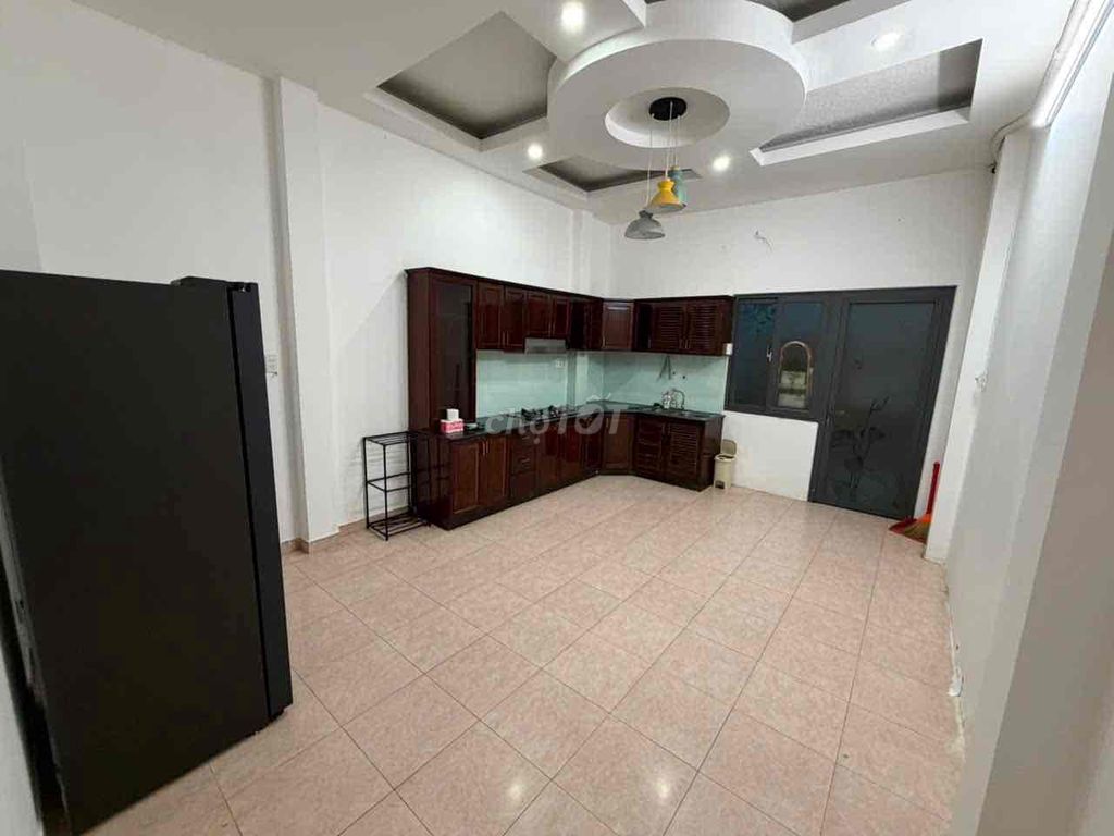 Rent a 7th. Price: 25 million