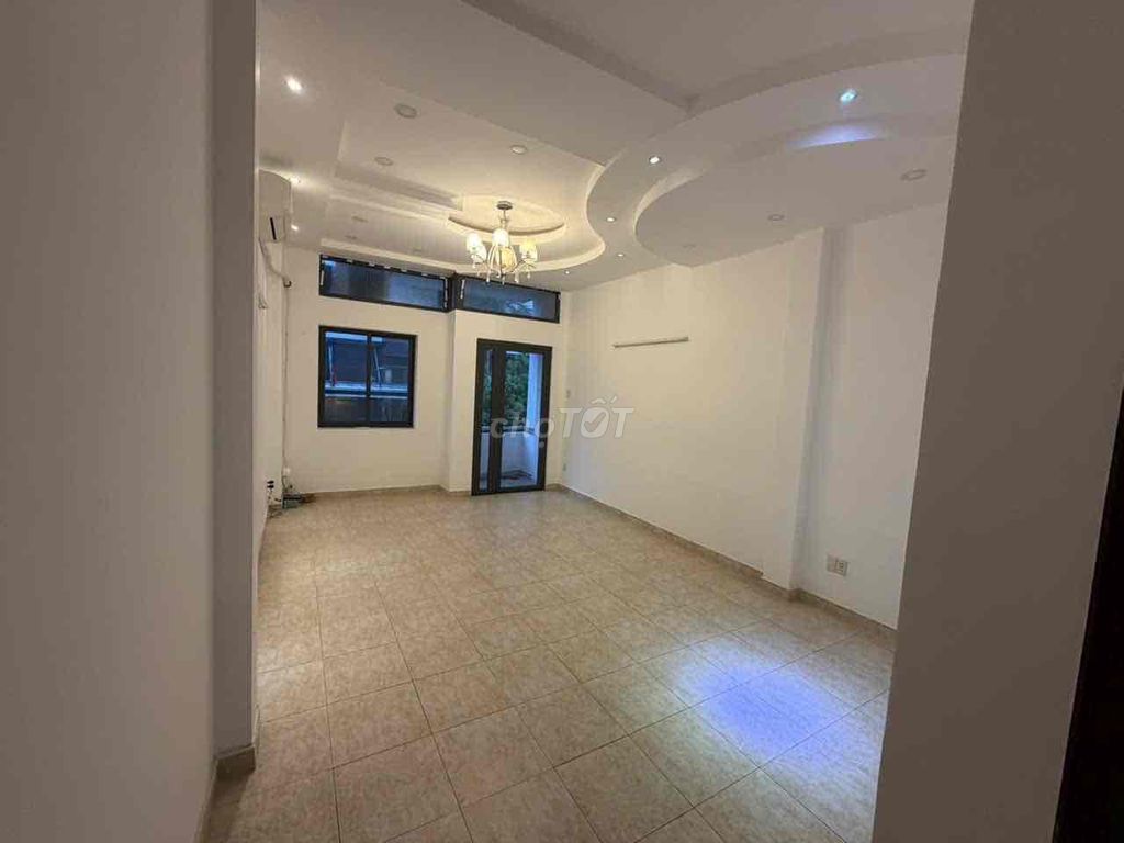 Rent a 7th. Price: 25 million