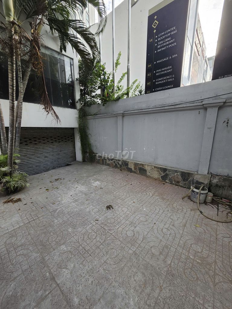 Two-sided corner of Nguyễn Văn Trỗi to be sold or rented