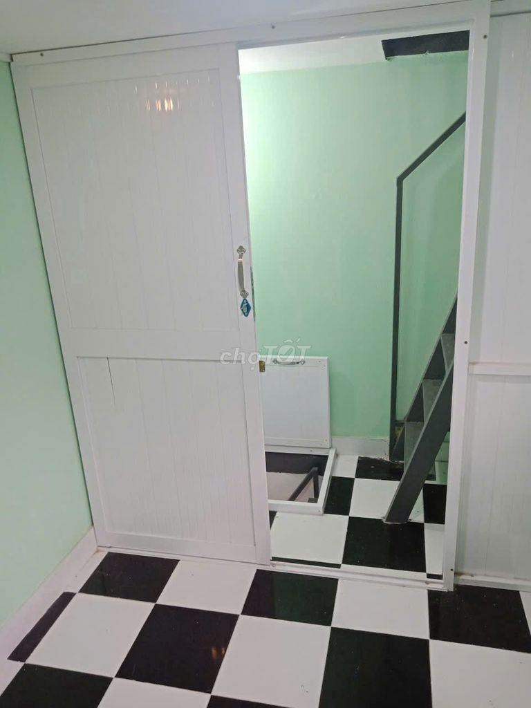 Rent the entire Thích Quảng Đức after 2 blocks of the alley. 6.5 million.